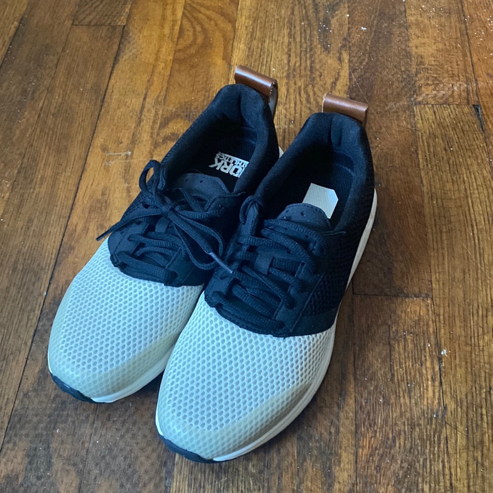 York Athletics The Henry Runner (Size 7)